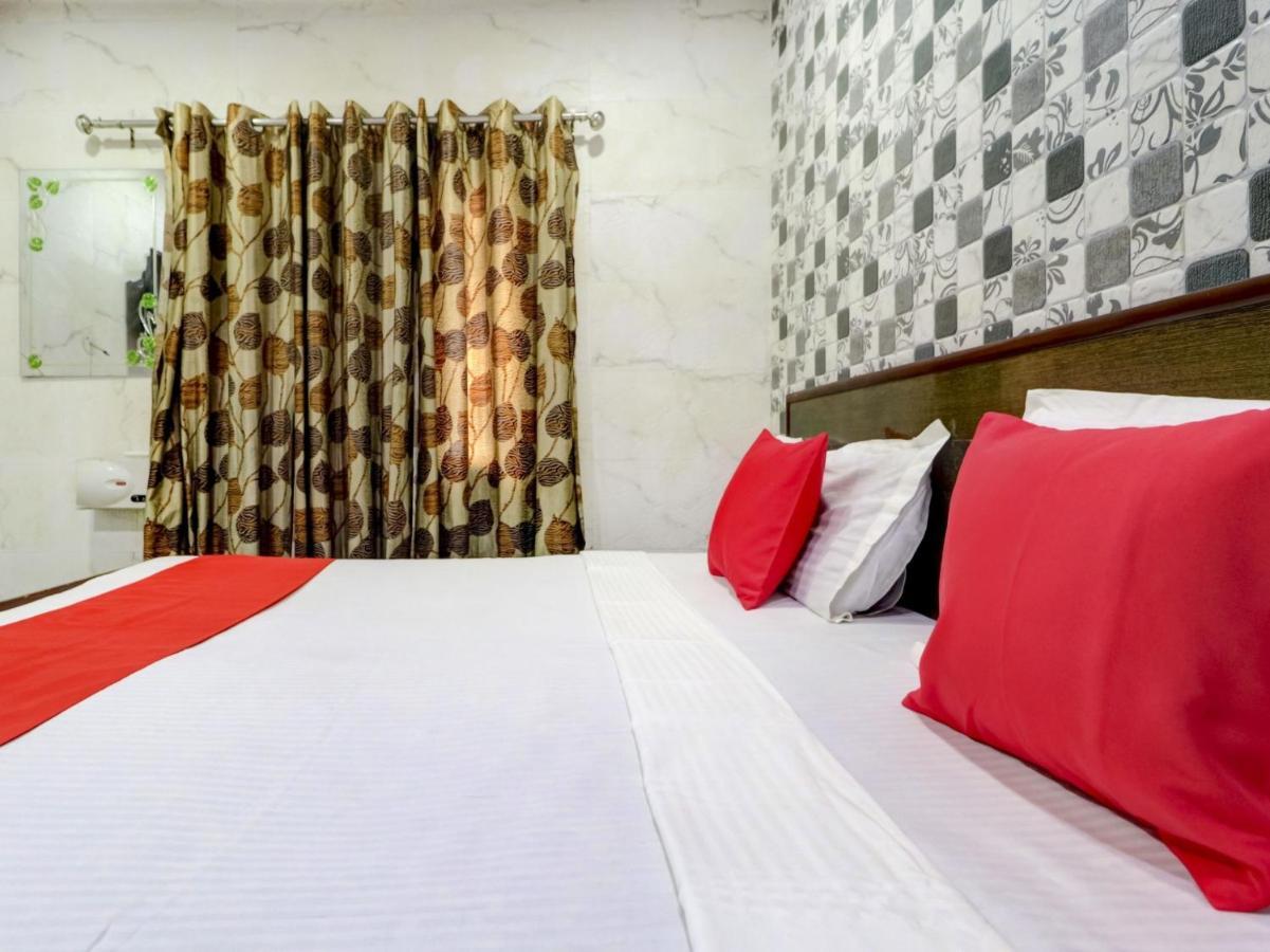 Oyo 77454 Hotel Prince Palace Patiala Luaran gambar
