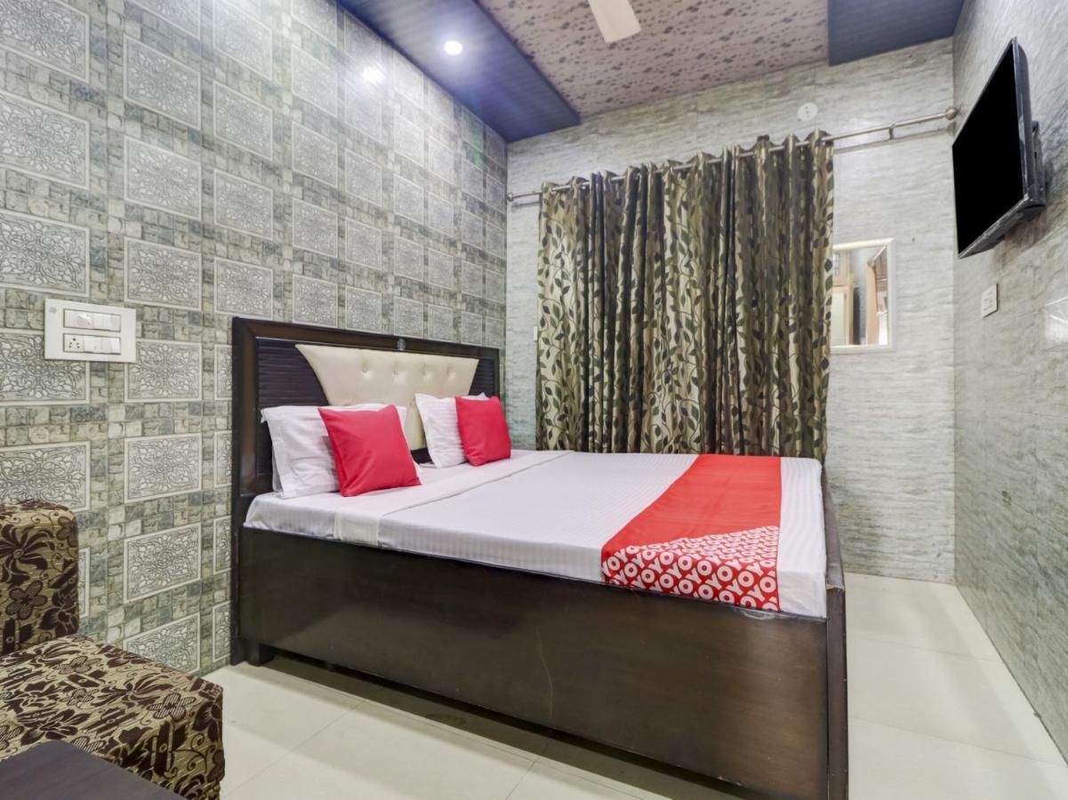 Oyo 77454 Hotel Prince Palace Patiala Luaran gambar