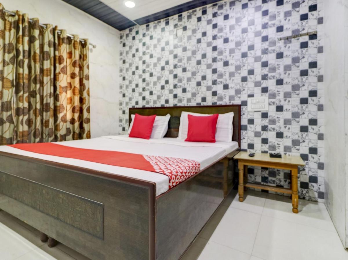Oyo 77454 Hotel Prince Palace Patiala Luaran gambar