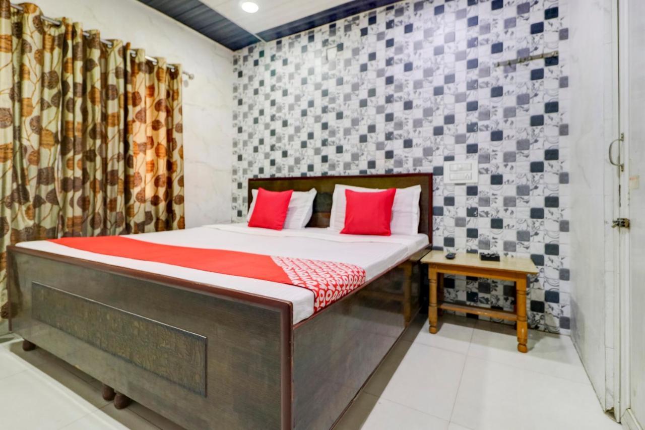 Oyo 77454 Hotel Prince Palace Patiala Luaran gambar