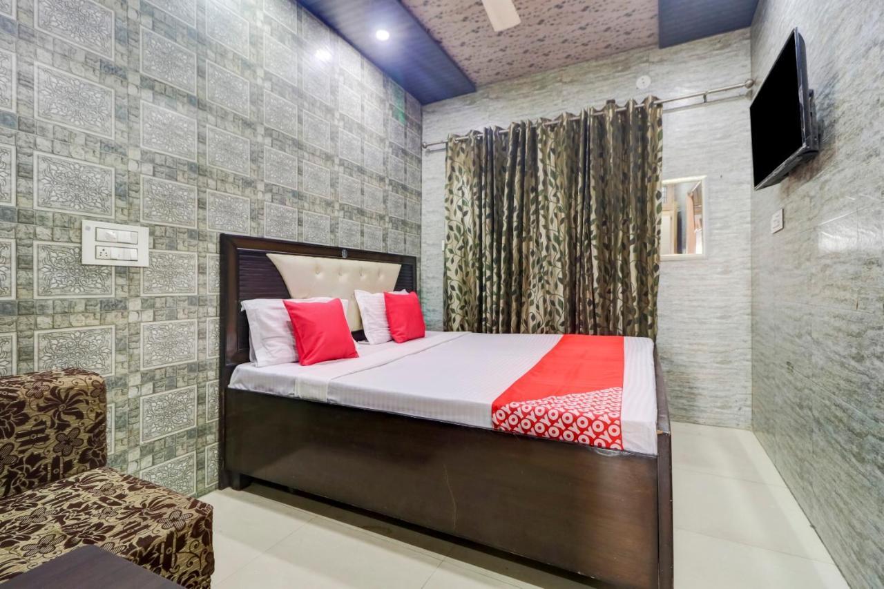 Oyo 77454 Hotel Prince Palace Patiala Luaran gambar